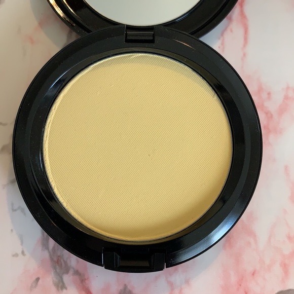 NWT MAC Cosmetics Neutralize Prep + Prime CC Compa